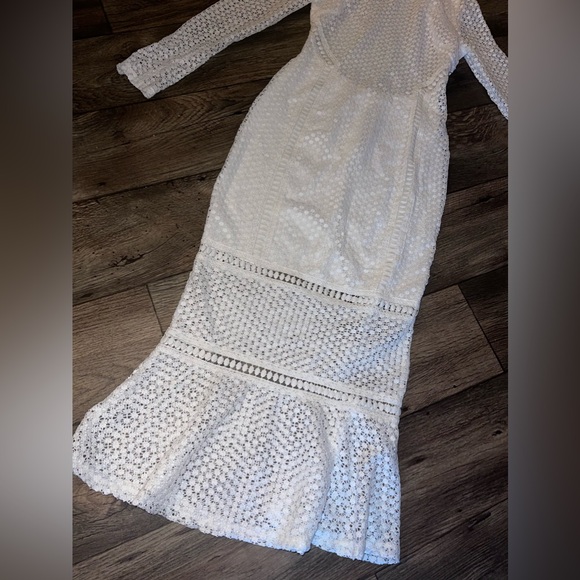 NWOT PLT White Embroidered Lace Long Sleeved Backless Bodycon Midi Dress - Picture 4 of 16